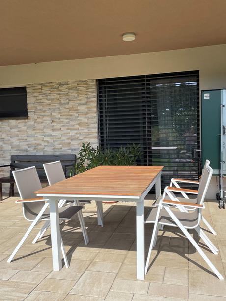 Záhradná súprava z teakového dreva, 