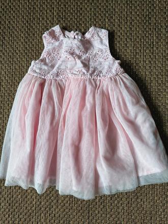 Slávnostné šaty, 80