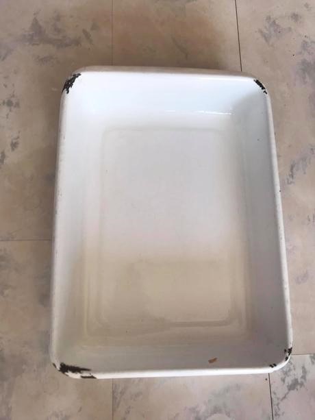 Starý smaltovaný pekáč, 