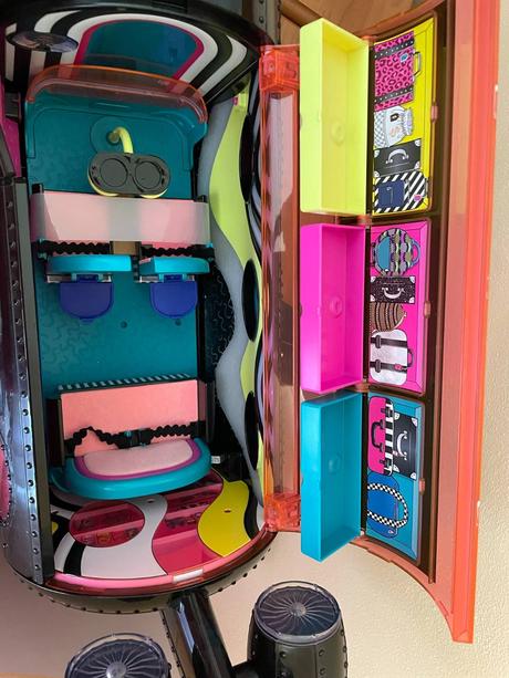 Lietadlo lol surprise, 