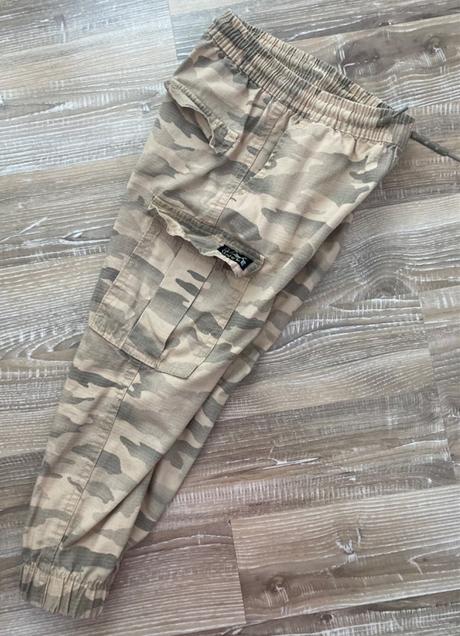 Maskáčové kapsáčové nohavice, pepco,104