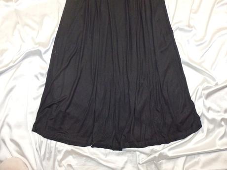 Kvalitné čierne úpletové šaty, 48