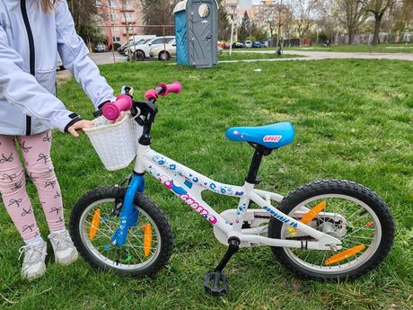 Dievcenský bicykel, ghost,16