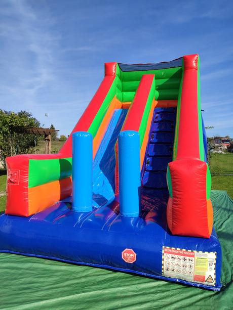 Prenájom skákacích hradov,