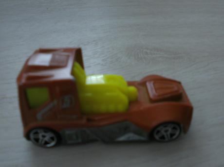 Auto meniace farbu, 