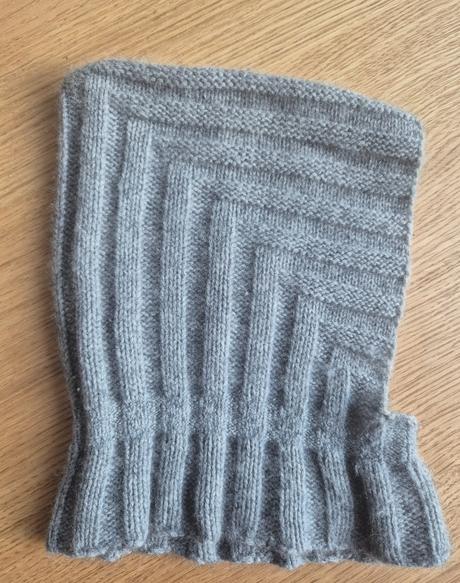 Kašmírová kukla diobo, 98