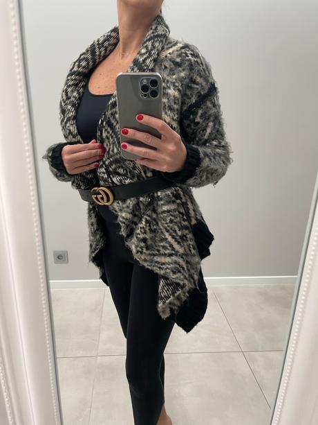 Hrubší svetrík, s