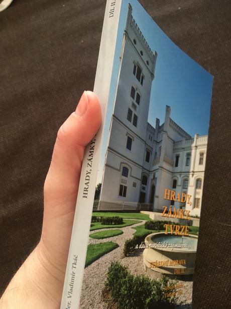 Hrady zámky tvrze stredná morava,