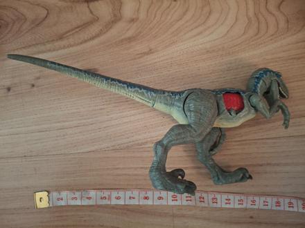 Velociraptor blue jurský svet,