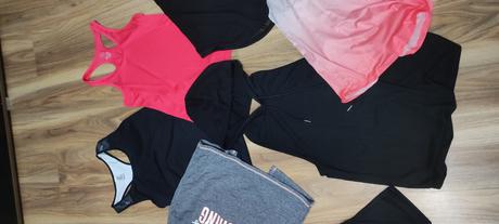 Sportove oblecenie, s