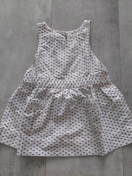 Letné šaty z pevnejšieho materiálu, benetton,62
