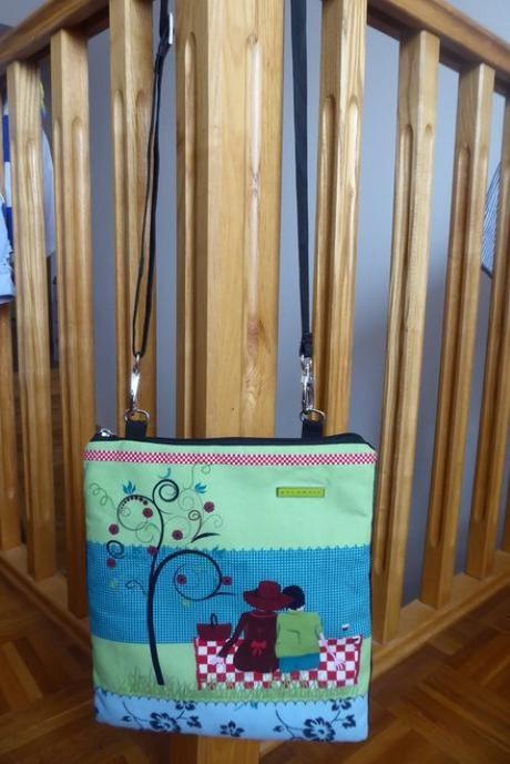 Kvalitna znackova, jedinecna, krasna crossbody,