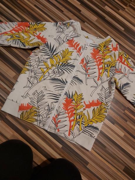 Mikina vel.122, reserved,122