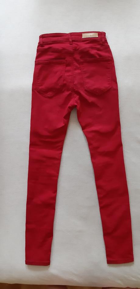 Elastické bordové rifle, stradivarius,34