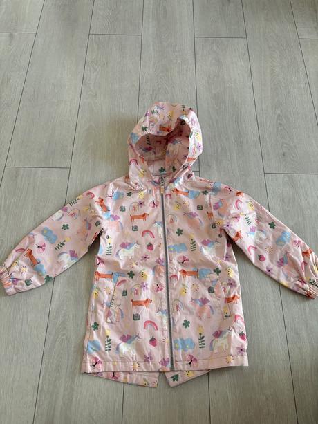 Pršiplášťová vetrovka, next,110