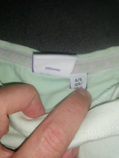 Pyžamá, lupilu,104