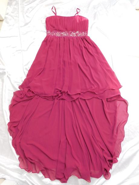 Velmi pekne šaty na slavnost, 40