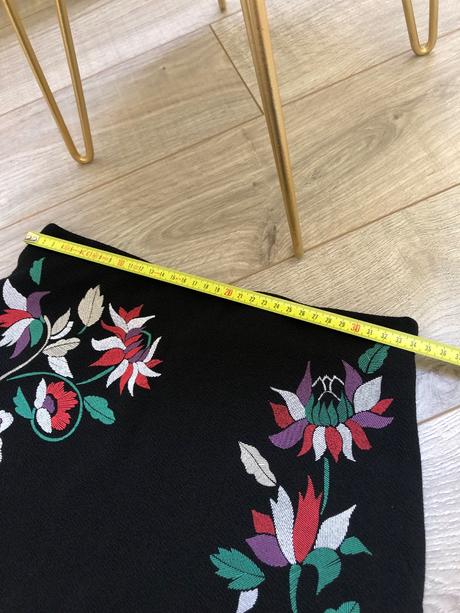 Damska /dievčenská čierna sukna, amisu,m