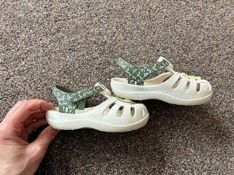 Gumené sandále do vody, 24