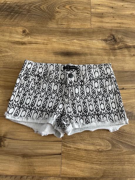 Šortky, gate,xs