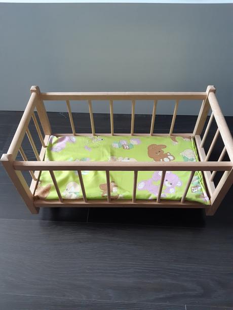 Drevenná kolíska pre bábiky, 