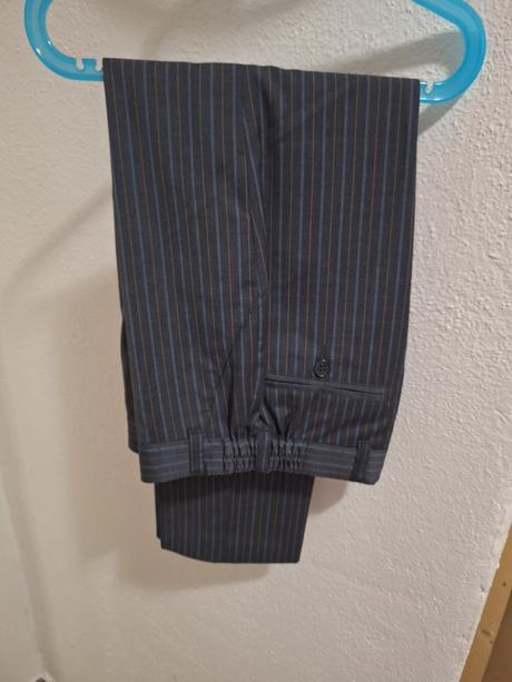 Chlapčenský oblek, 140