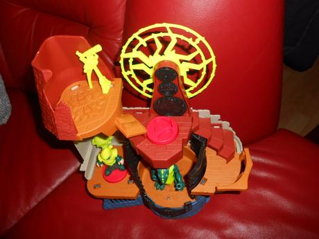 Černokňažníkova veža imaginext, 