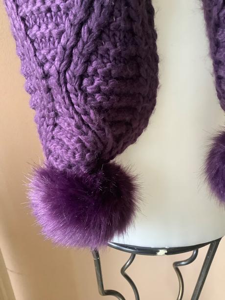 Šalik s brmbolcami, 