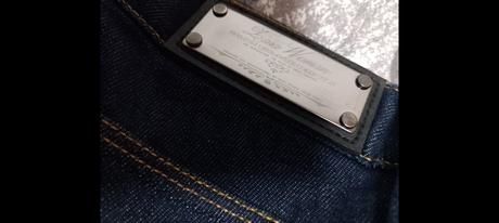 Rifle leara woman, 42