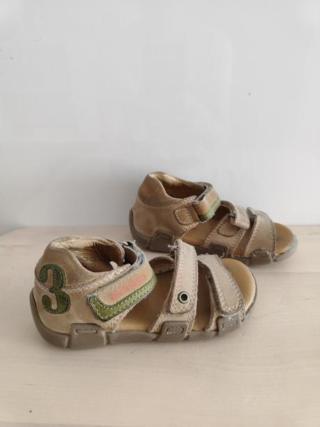 Elegantné sandále, elefanten,23