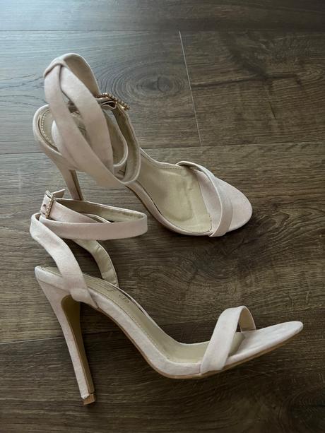 Púdtovo ružové sandále, 40