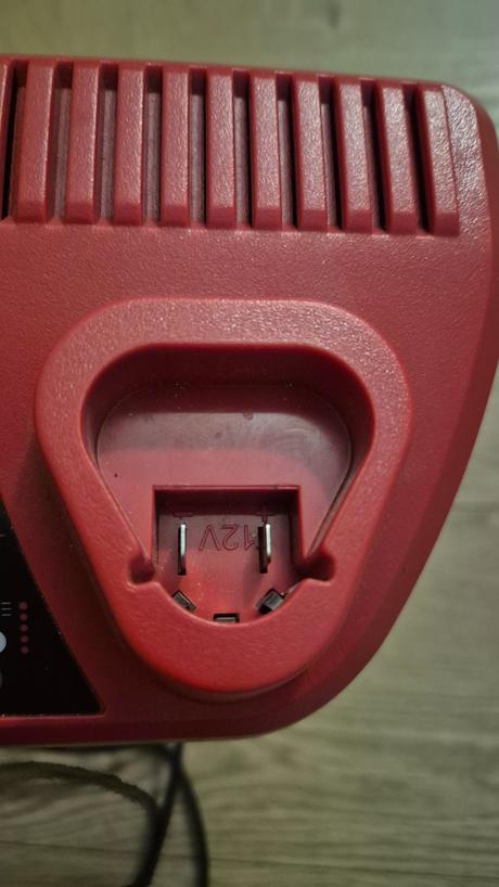 Nabíjačka na milwaukee, 