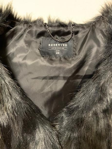 Dlhšia vesta z umelej kožušiny zn. reserved, reserved,m