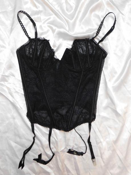 Kvalitný čipkovaný korzet, 75b