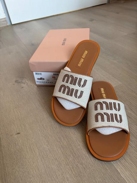 Slapky miu miu, 37