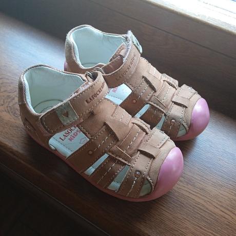 Sandalky, lasocki,22