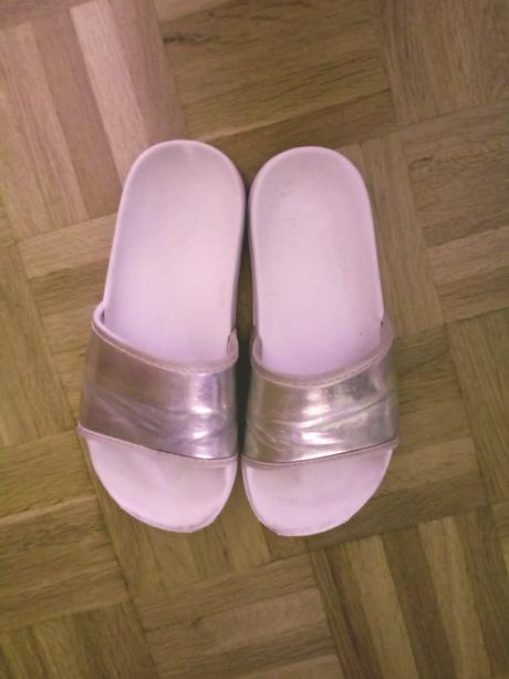 Krásne šľapky., 23