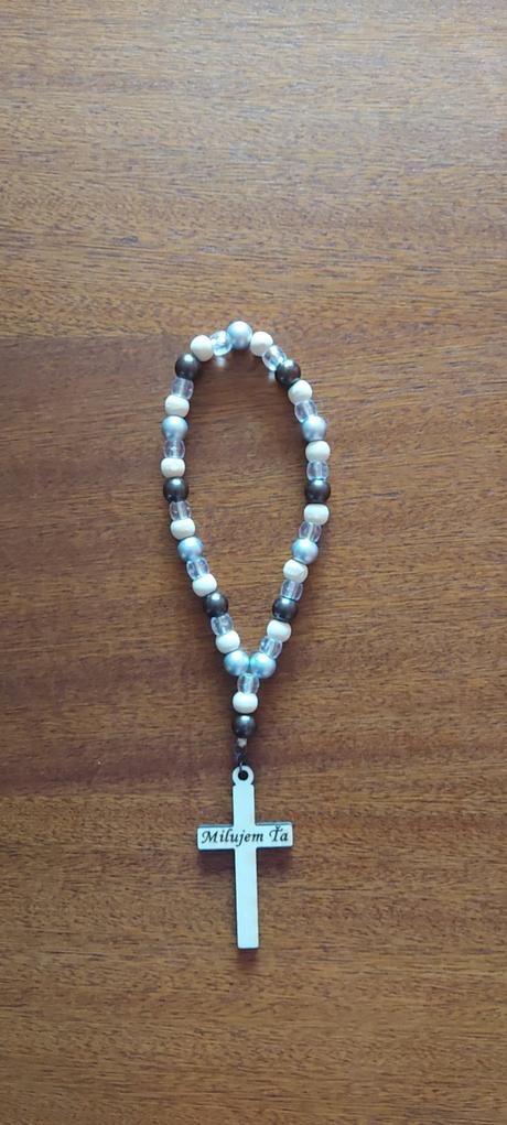 Náhrdelníky,náušnice, ružence, 