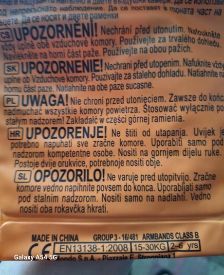 Pomôcky na plávanie,