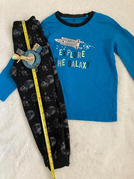 Pyžamko v.98, lupilu,98