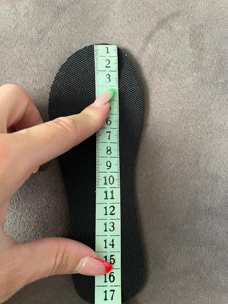 Topánky do vody, 28