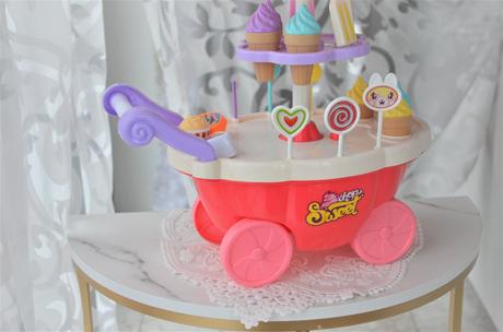 Zmrzlinársky vozík-kolotoč, 