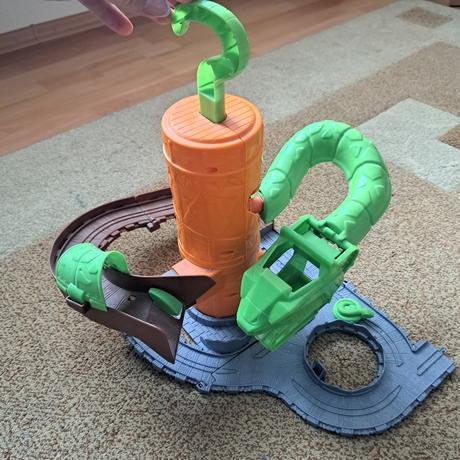 Fisher-price mašinka tomáš hadia dráha - železničn,
