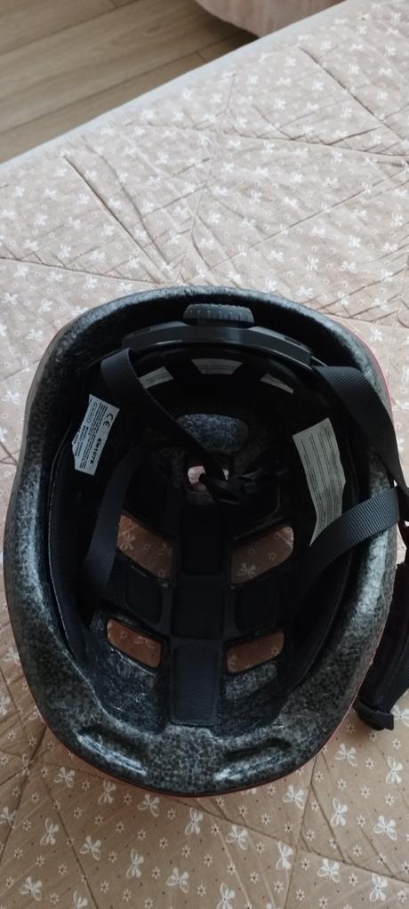 Dievčenská prilba, s