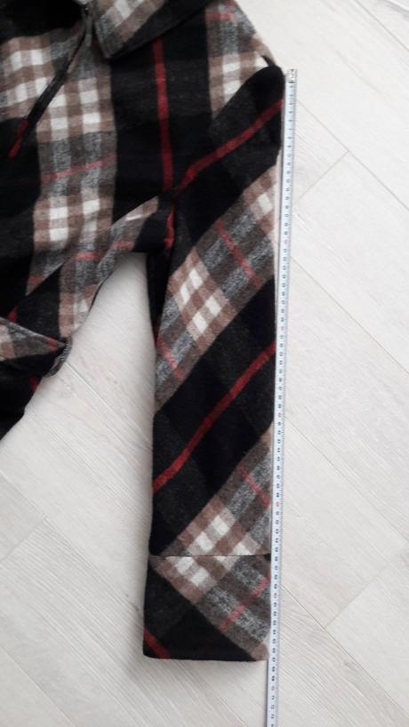 Krásny károvaný kabát, 40