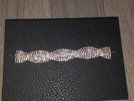 Dámske a dievčenské náramky,