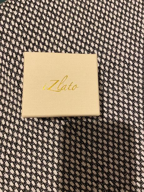 Nausnice strieborne, 