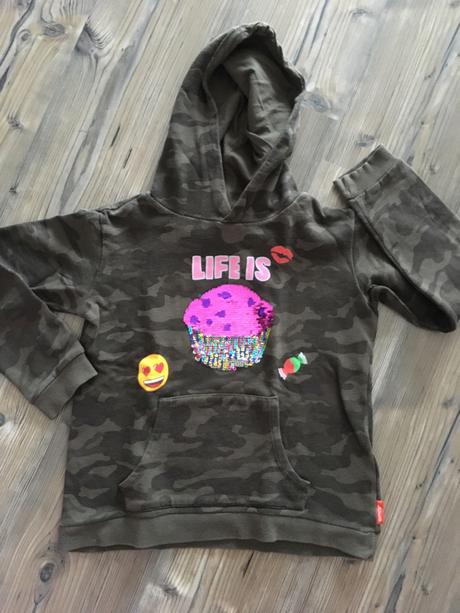 Mikina maskáčová s premieňacím obrázkom 146-152, c&a,146