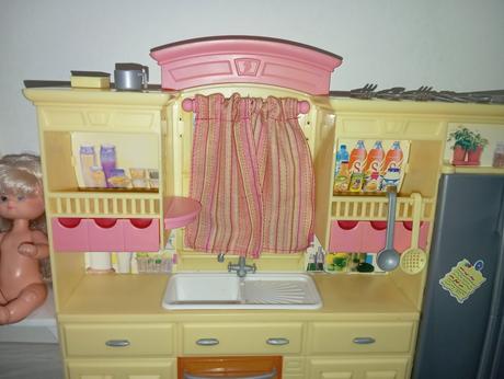 Barbie kuchyňa s riadikmi,