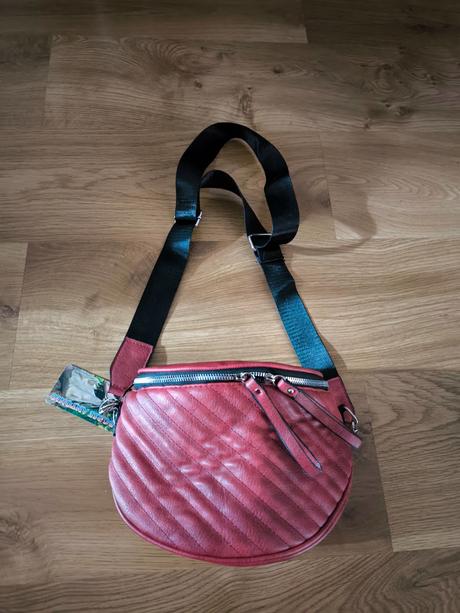 Crossbody, 